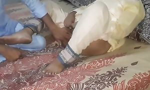 Hot pregnant Desi Aunty having sex on touching her house worker, and the worker enjoyed fucking the Indian Aunty