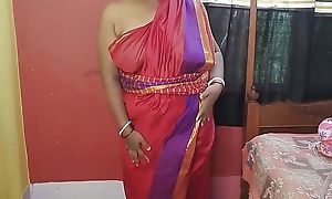 Indian horny mammy getting naked added to squirting herself