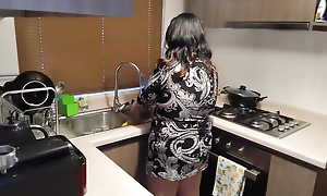 horny begetter is fucked wide the kitchen