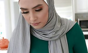 I Caught My Friends Hawt Muslim Hijab Step Mom Masturbating and  This babe Sucked Me Off Be useful to My Silence