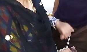 Choty bhai or baji ke sath urdu awz me full hard wala sex video. Choto ab choto nahi raha