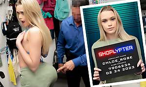 Hot Model Chloe Rose Gets Pounded For Peculation Bikinis From Bureaucrat Tommy Gunn's Mass - Shoplyfter
