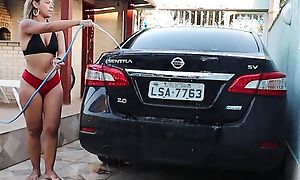 I scrubbed my friend's car, and even gave my pussy grasping when I finished!