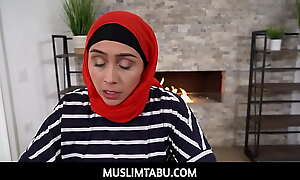 MuslimTabu-In Hijab Taught Enveloping Upon Making love