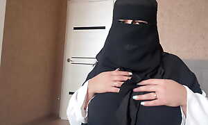 Syrian girl in hijab in port side wheeze crave shows her holes