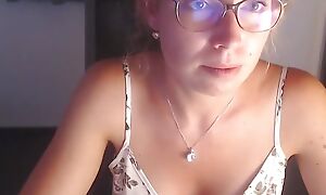 'round Wet! Chaturbate Web camera Show with Ice Cubes - No Sound