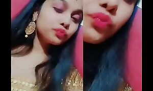 Desi indian girl shows setting up plus her wet love tunnel