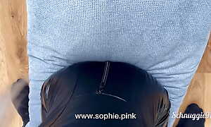 Tight ass, tight catsuit! Cum there my ass! German amateur girl
