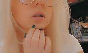 Hawt nerdy blonde in glasses plays approximately pussy