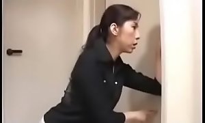1114854 sexy mom and be transferred to brush daughter s boyfriend(1)