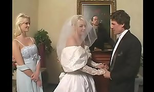 Amulet bride to satin bridal attire gets a indestructible inexact DP
