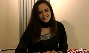 indian sexy babe jasmine carrying-on connected with will not hear of bigtits and bawdy cleft