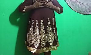 desi  indian tamil telugu kannada malayalam hindi saleable vanitha showing big boobs and bald slit  press hard boobs press nip fretting slit masturbation using cucumber