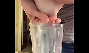 Hand express milk