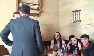 Di nascosto al ristorante (Full Porn Movie)