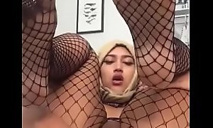 Jilbab Fiza suka colok dubur sambil ngangkang mangap-mangap