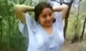Housewife Aunty sucking with an increment of fucking all over jungle